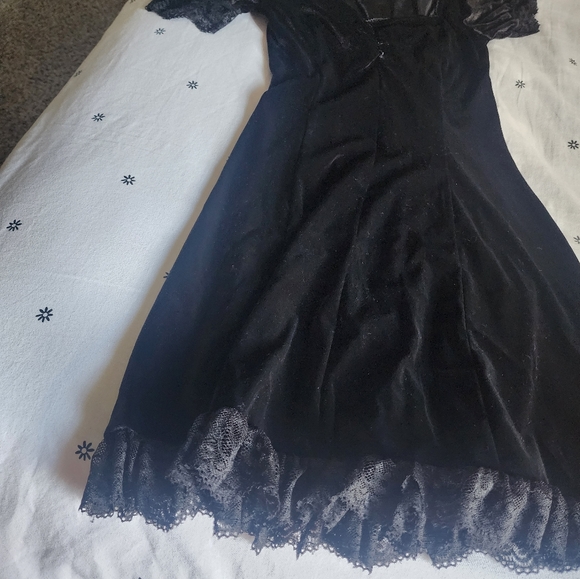 Black Dress above knees - Picture 4 of 5